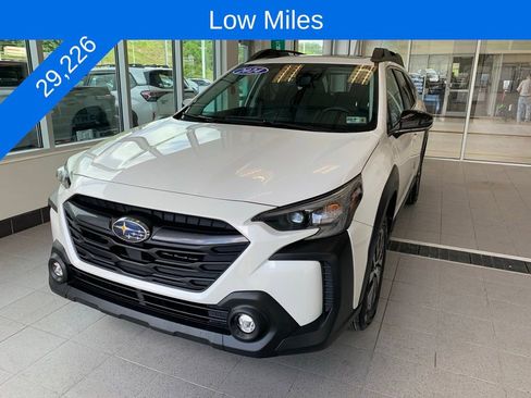 Used 2024 Subaru Outback Premium AWD/4WD image 2