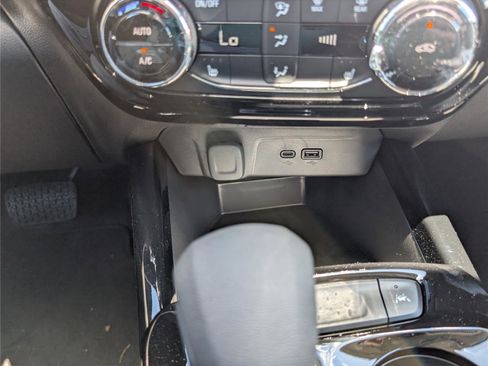 New 2026 Chevrolet Trax LT w/ LT Convenience Package FWD image 21