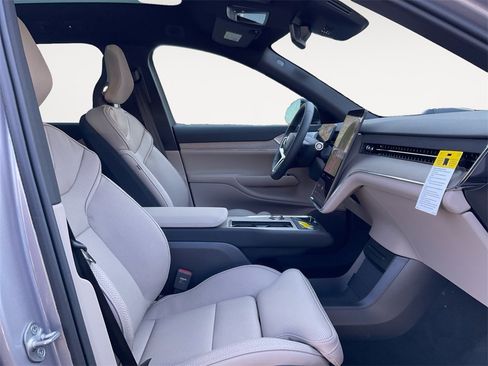 New 2026 Volvo EX90 Ultra image 15