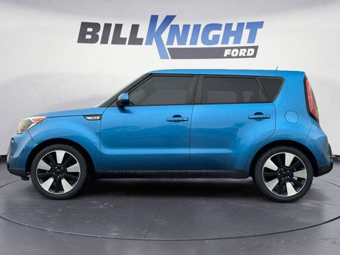Used 2016 Kia Soul + w/ Designer's Package FWD image 2