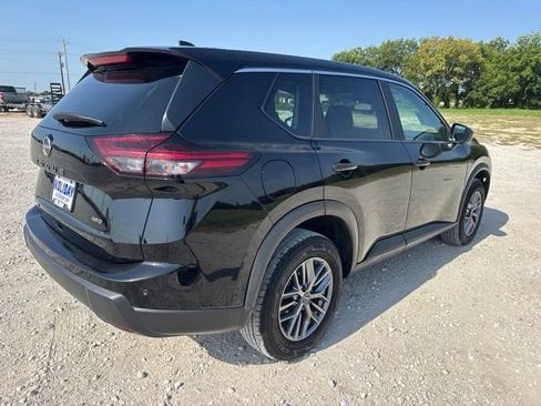 Used 2024 Nissan Rogue S AWD/4WD image 4