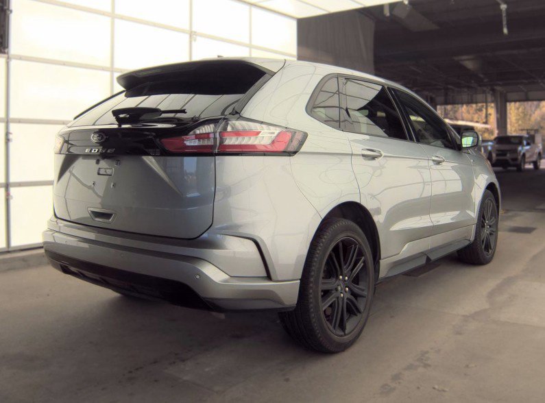 Used 2023 Ford Edge ST-Line AWD/4WD image 4