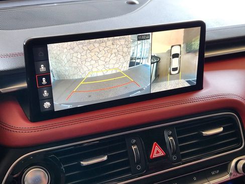 Used 2022 Genesis G70 3.3T Launch Edition image 17