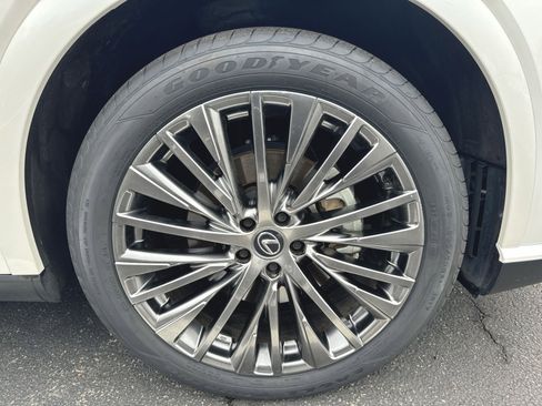 Used 2024 Lexus RX 450h AWD w/ Convenience Package image 2