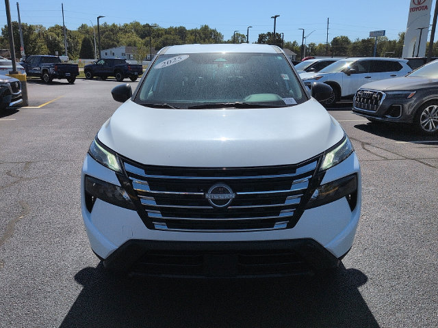 Used 2025 Nissan Rogue S FWD image 2