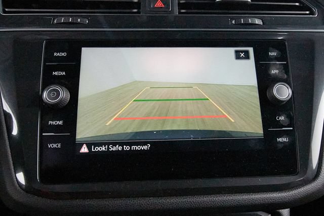 Used 2022 Volkswagen Tiguan SEL R-Line AWD/4WD image 18