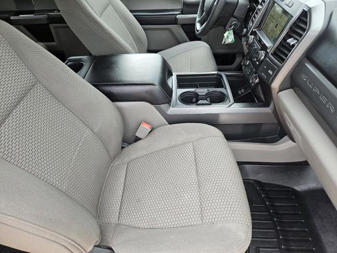 Used 2019 Ford F350 XLT w/ XLT Premium Package AWD/4WD image 6