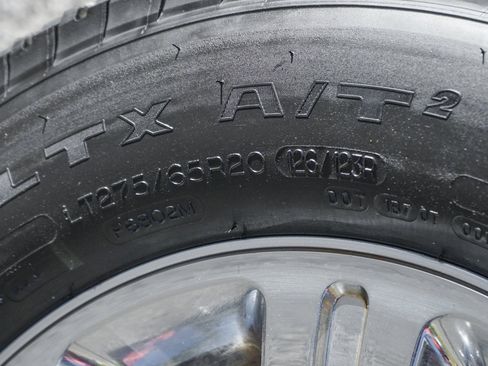 Used 2012 Ford F350 Lariat w/ Chrome Pkg image 40