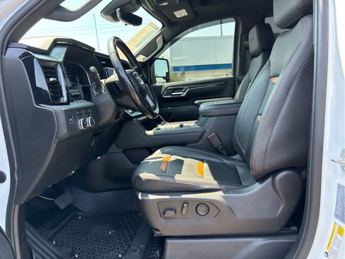 Used 2024 GMC Sierra 2500 AT4 w/ AT4 Premium Plus Package image 8