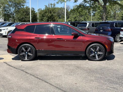 Used 2024 BMW iX xDrive50 w/ Sport Package AWD/4WD image 4