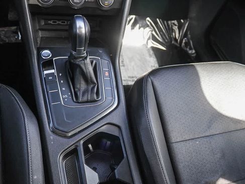 Used 2019 Volkswagen Tiguan SE w/ Panoramic Sunroof Package FWD image 23