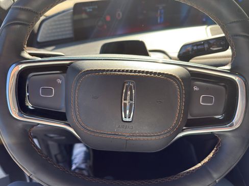 Used 2025 Lincoln Navigator Black Label AWD/4WD image 13