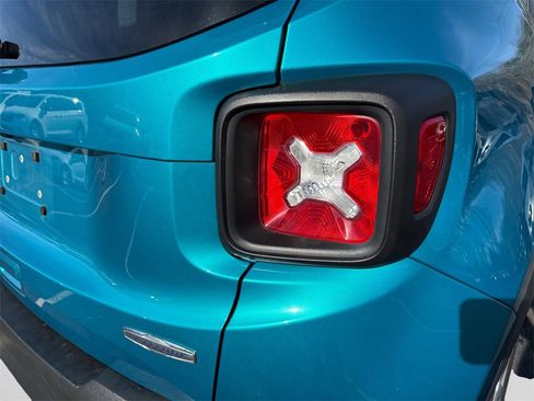 Used 2021 Jeep Renegade Latitude image 19