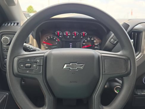 Used 2025 Chevrolet Silverado 1500 Custom Trail Boss AWD/4WD image 18