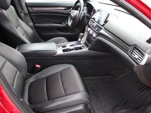 Used 2018 Honda Accord Sport image 8