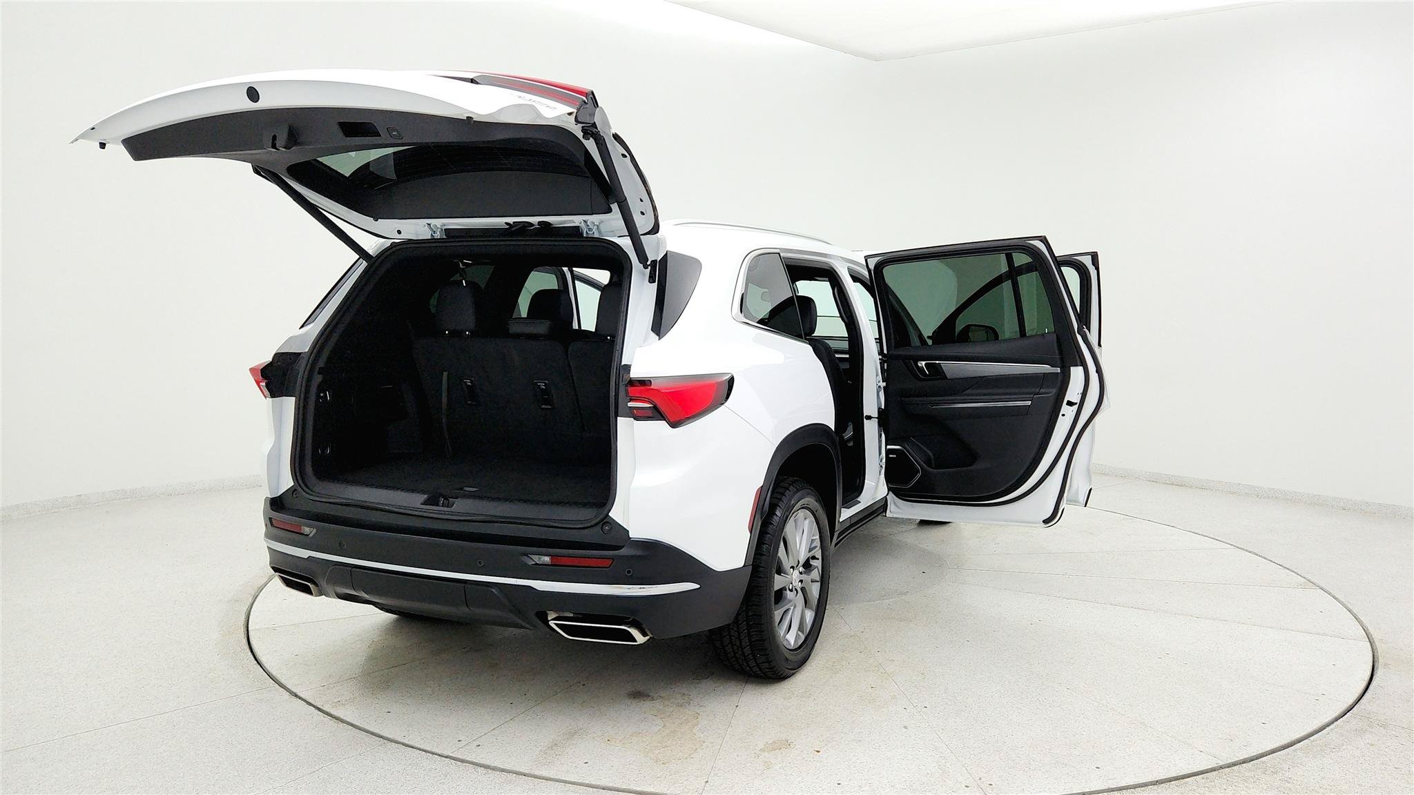 Used 2025 Buick Enclave Preferred FWD image 33