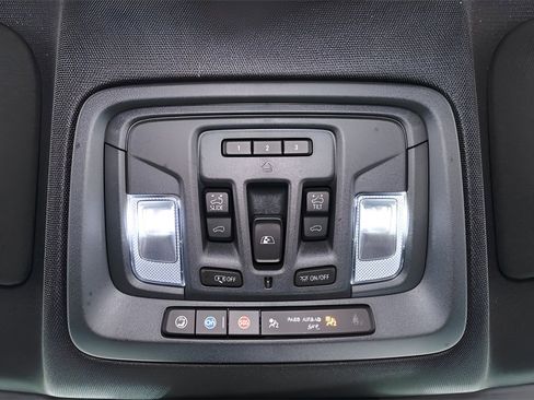 Used 2025 Chevrolet Silverado 1500 High Country w/ Midnight Edition image 18