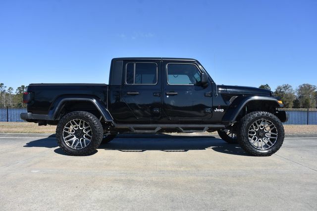 Used 2020 Jeep Gladiator Overland AWD/4WD image 3