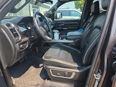 Used 2024 RAM 1500 Laramie AWD/4WD image 6