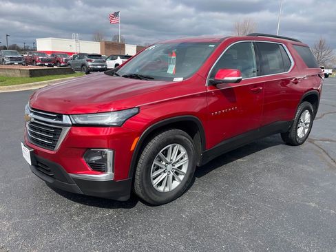 Certified 2023 Chevrolet Traverse LT w/ Rear Camera Mirror Package AWD/4WD image 3