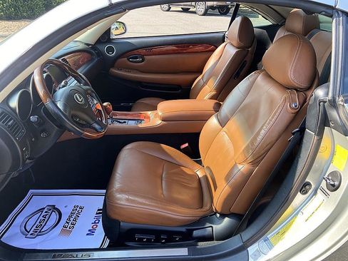 Used 2005 Lexus SC 430 Convertible RWD image 11
