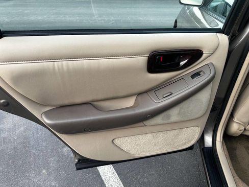 Used 1998 Toyota Avalon XLS image 13
