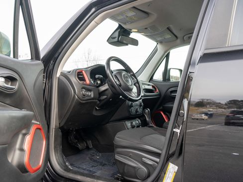 Used 2020 Jeep Renegade Trailhawk w/ Cold Weather Group image 13