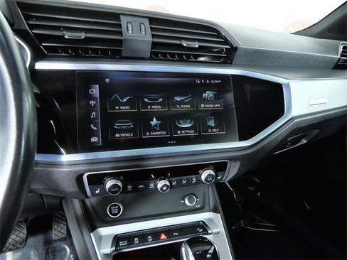 Used 2023 Audi Q3 2.0T Premium Plus w/ Premium Plus Package image 18