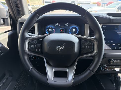 Used 2025 Ford Bronco Outer Banks AWD/4WD image 18