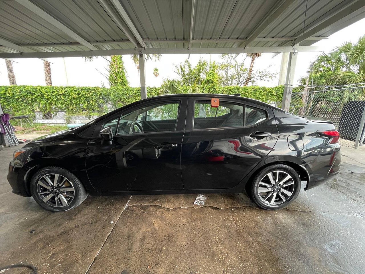 Used 2021 Nissan Versa SV FWD image 7