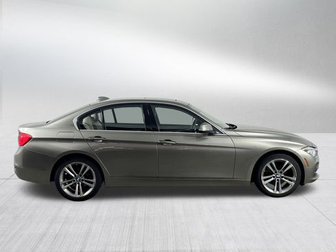 Used 2018 BMW 330i xDrive Sedan w/ Premium Package image 8