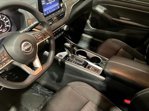 Used 2024 Nissan Altima 2.5 SV image 18