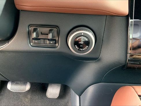 New 2026 Lincoln Navigator Reserve AWD/4WD image 20