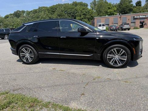 Used 2025 Cadillac Lyriq Luxury AWD/4WD image 58