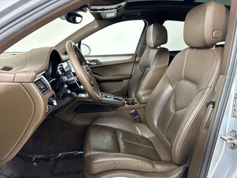 Certified 2018 Porsche Macan S AWD/4WD image 5