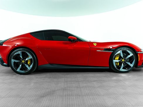 Certified 2025 Ferrari 12Cilindri RWD image 10