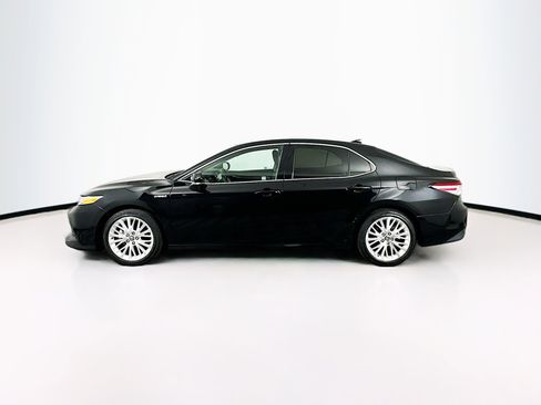 Used 2018 Toyota Camry XLE w/ Audio Package image 4