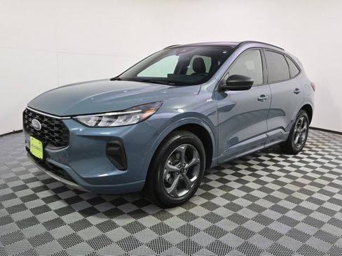 Used 2024 Ford Escape ST-Line w/ Tech Pack #1 AWD/4WD image 2
