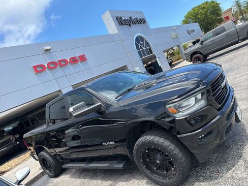 Used 2023 RAM 1500 Laramie AWD/4WD image 4