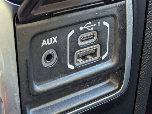 Used 2019 Jeep Wrangler Unlimited Sport S image 23