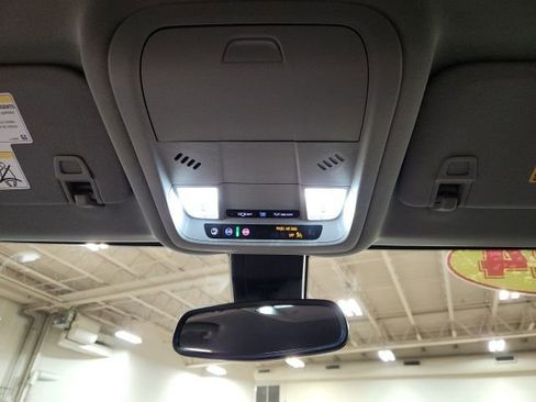 Certified 2024 GMC Terrain SLE w/ Driver Convenience Package image 17