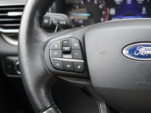 Used 2020 Ford Explorer XLT w/ Equipment Group 202A image 38