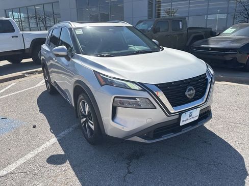 Used 2022 Nissan Rogue SL w/ SL Premium Package image 8