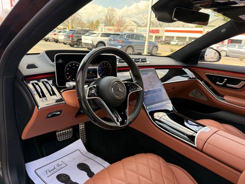 Used 2022 Mercedes-Benz S 580 4MATIC Sedan w/ AMG Line Package image 46