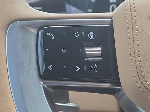 Certified 2025 Land Rover Range Rover SE AWD/4WD image 14