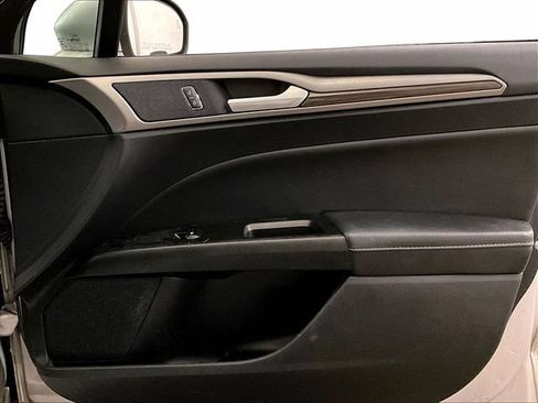 Used 2019 Ford Fusion SEL FWD image 24