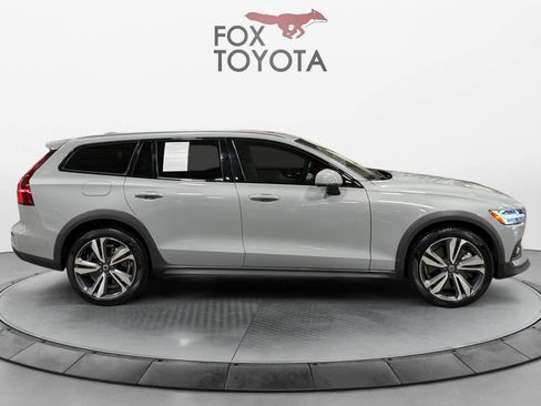 Used 2025 Volvo V60 B5 Cross Country Plus AWD/4WD image 7