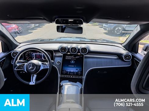 Used 2025 Mercedes-Benz GLC 350e 4MATIC image 17