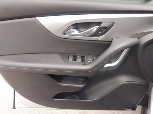 Used 2019 Chevrolet Blazer LT image 18