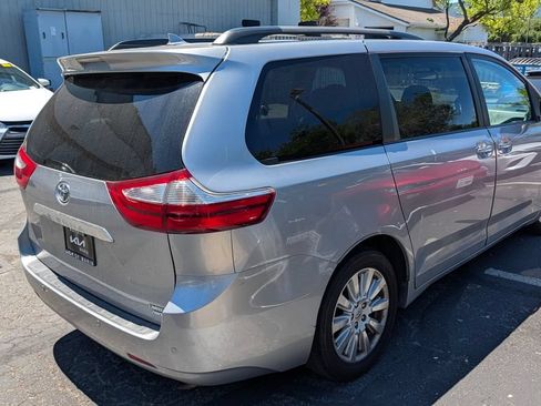 Used 2015 Toyota Sienna Limited Premium AWD/4WD image 5